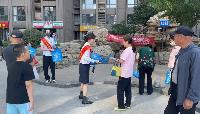 普法宣传进小区，为民服务办实事