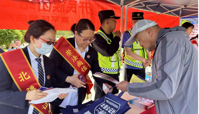 法治政府树标杆，公证为民零距离