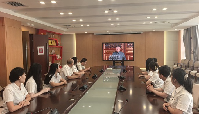 北疆公证处开展“观抗战阅兵、强使命担当”主题党日活动